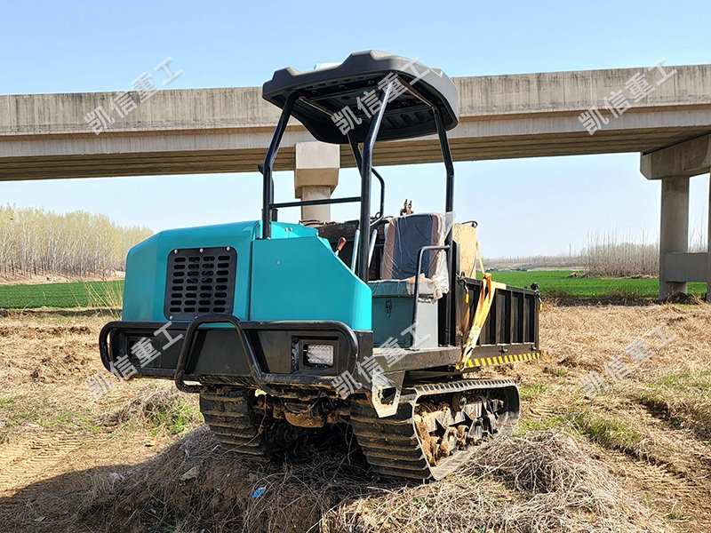 高端3噸履帶運(yùn)輸車